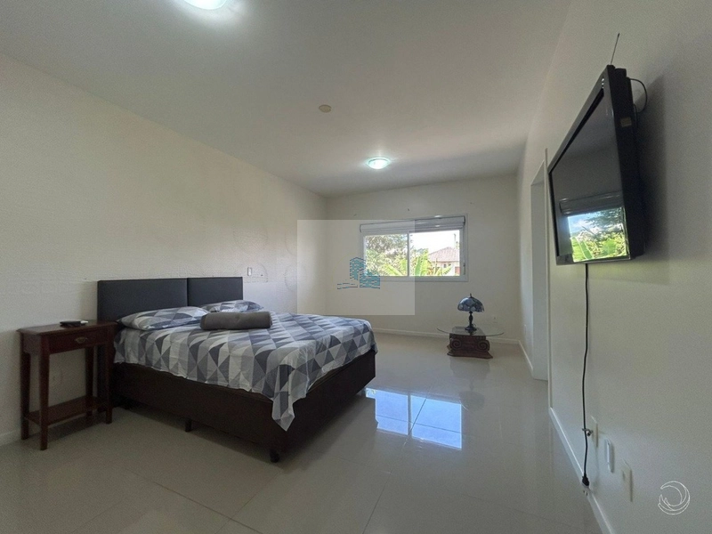 Casa Residencial de 258m² com 5 quartos em Jurerê: 16ª foto da galeria de imagens do imóvel