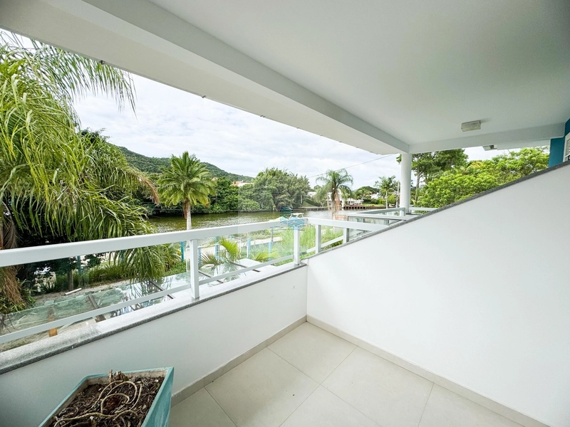 Casa a venda frente ao Canal da Barra da Lagoa Florianópolis: 34ª foto da galeria de imagens do imóvel