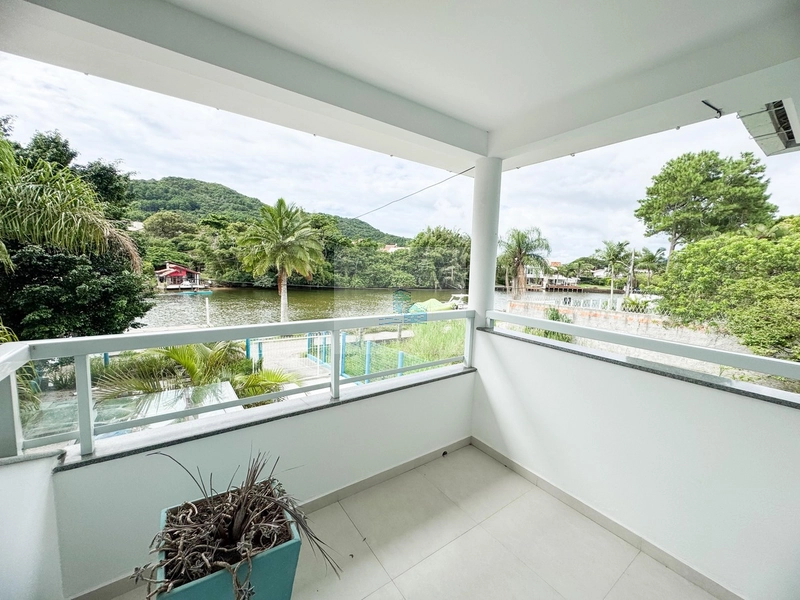 Casa a venda frente ao Canal da Barra da Lagoa Florianópolis: 27ª foto da galeria de imagens do imóvel