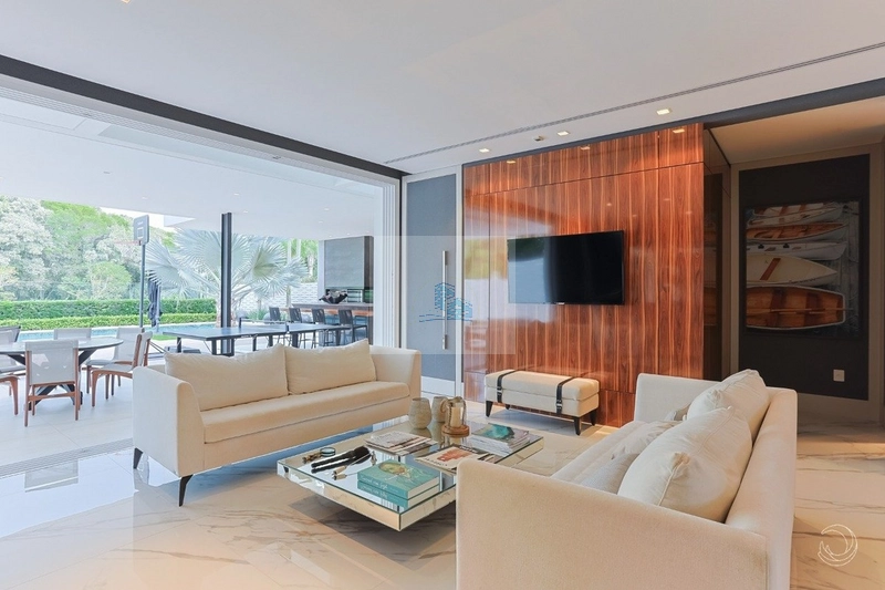 Casa Alto Padrão com 5 quartos 4 suites em Jurerê Internacional: 6ª foto da galeria de imagens do imóvel