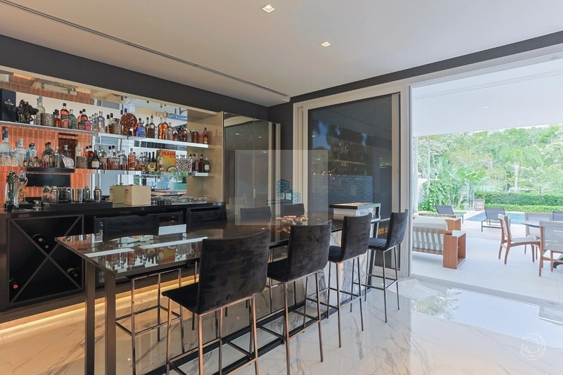 Casa Alto Padrão com 5 quartos 4 suites em Jurerê Internacional: 5ª foto da galeria de imagens do imóvel