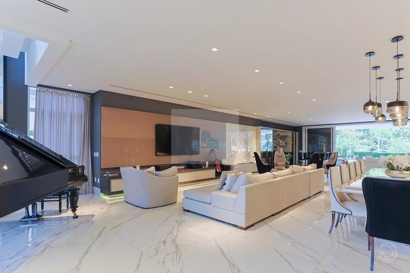 Casa Alto Padrão com 5 quartos 4 suites em Jurerê Internacional: 24ª foto da galeria de imagens do imóvel