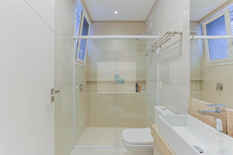 Casa Alto Padrão com 5 quartos 4 suites em Jurerê Internacional: 22ª foto da galeria de imagens do imóvel