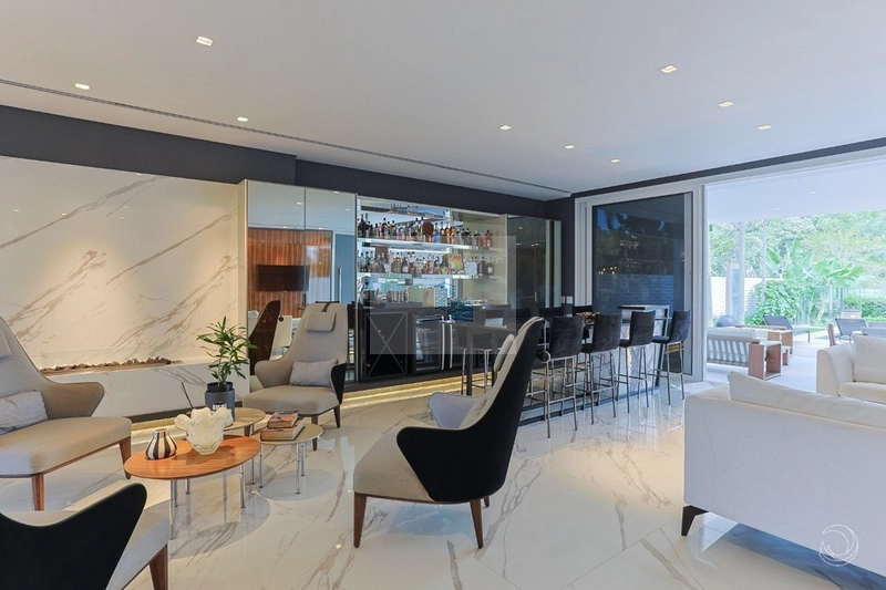 Casa Alto Padrão com 5 quartos 4 suites em Jurerê Internacional: 4ª foto da galeria de imagens do imóvel