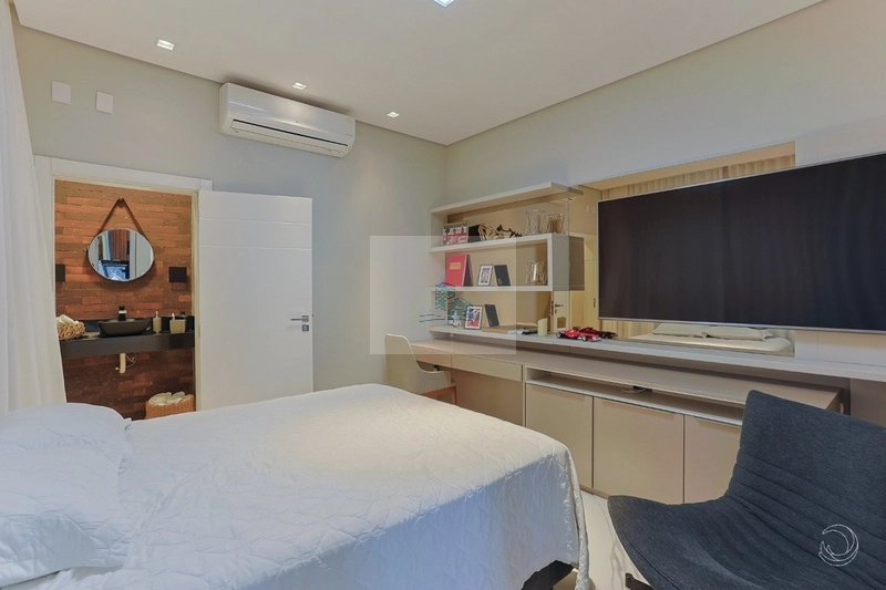 Casa Alto Padrão com 5 quartos 4 suites em Jurerê Internacional: 8ª foto da galeria de imagens do imóvel
