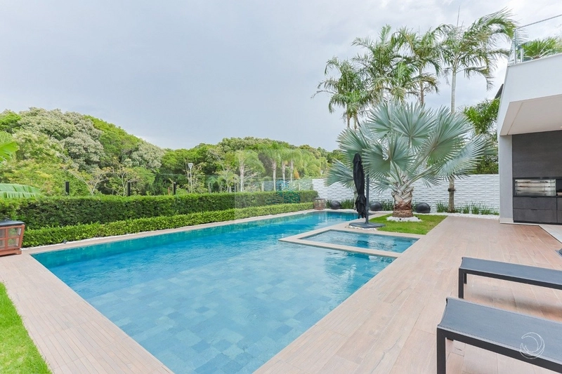 Casa Alto Padrão com 5 quartos 4 suites em Jurerê Internacional: 1ª foto da galeria de imagens do imóvel