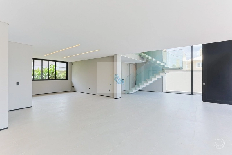 Casa Alto Padrão com 775,00m² e 6 suites em Jurerê Internacional: 2ª foto da galeria de imagens do imóvel