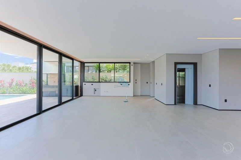 Casa Alto Padrão com 775,00m² e 6 suites em Jurerê Internacional: 4ª foto da galeria de imagens do imóvel
