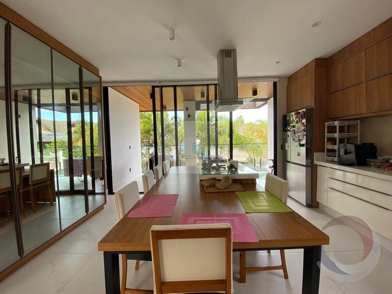 Casa Residencial de 6 dormitórios Lagoa Conceição: 13ª foto da galeria de imagens do imóvel