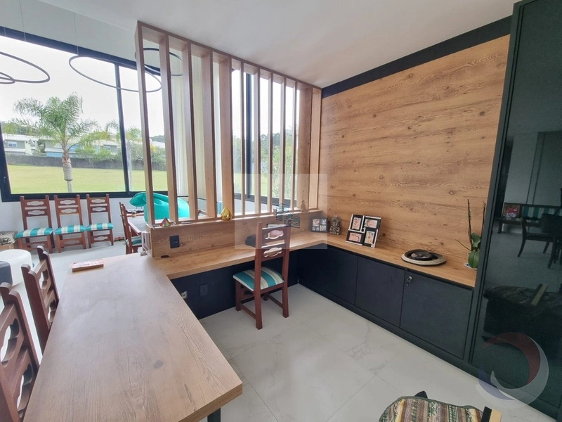Casa Residencial de 6 dormitórios Lagoa Conceição: 11ª foto da galeria de imagens do imóvel