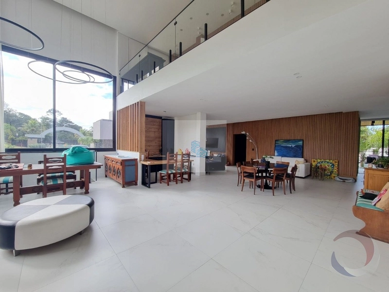 Casa Residencial de 6 dormitórios Lagoa Conceição: 8ª foto da galeria de imagens do imóvel