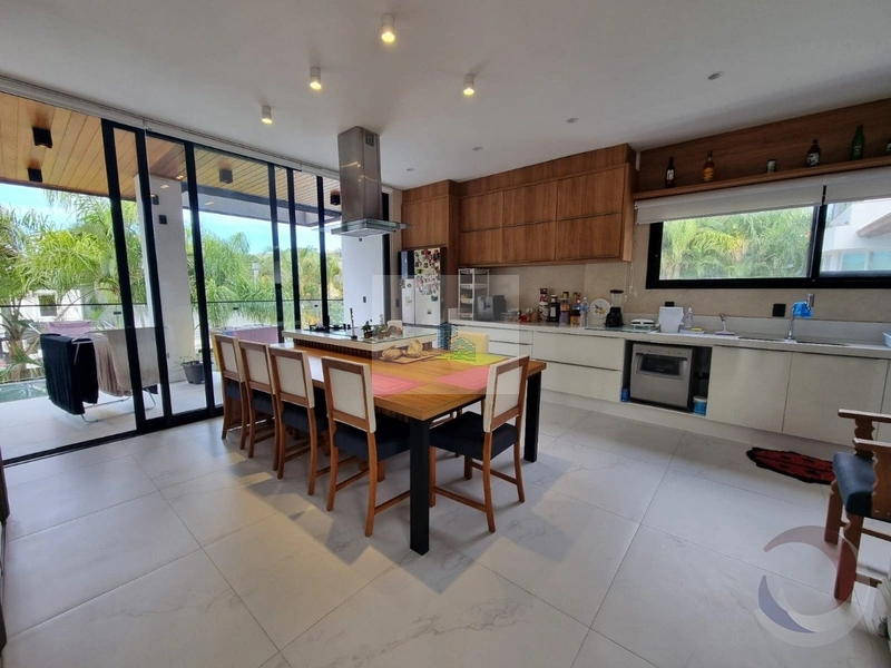Casa Residencial de 6 dormitórios Lagoa Conceição: 15ª foto da galeria de imagens do imóvel