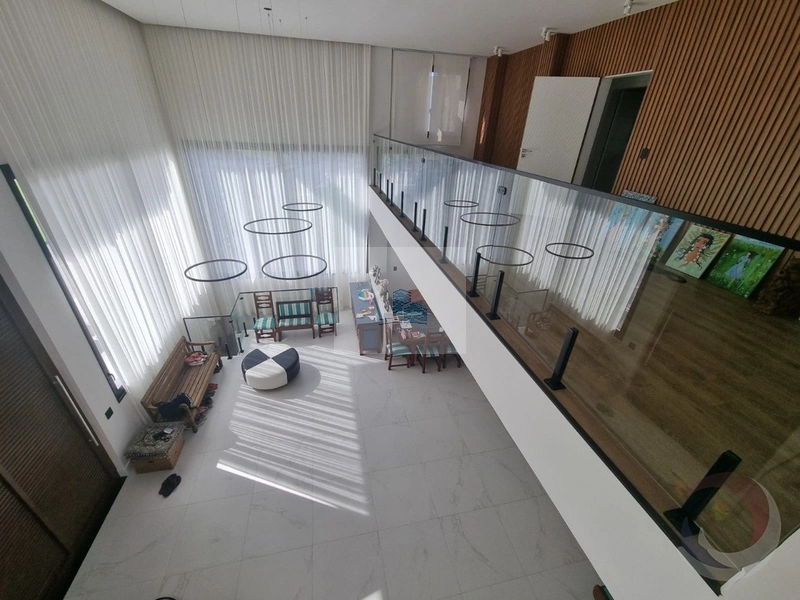 Casa Residencial de 6 dormitórios Lagoa Conceição: 1ª foto da galeria de imagens do imóvel
