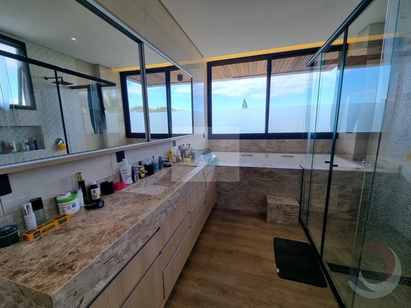 Casa Residencial de 6 dormitórios Lagoa Conceição: 25ª foto da galeria de imagens do imóvel