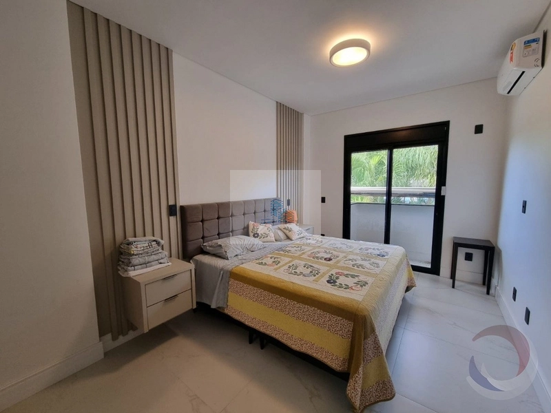 Casa Residencial de 6 dormitórios Lagoa Conceição: 33ª foto da galeria de imagens do imóvel