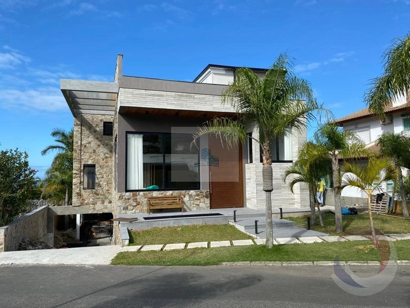 Casa Residencial de 6 dormitórios Lagoa Conceição: 2ª foto da galeria de imagens do imóvel