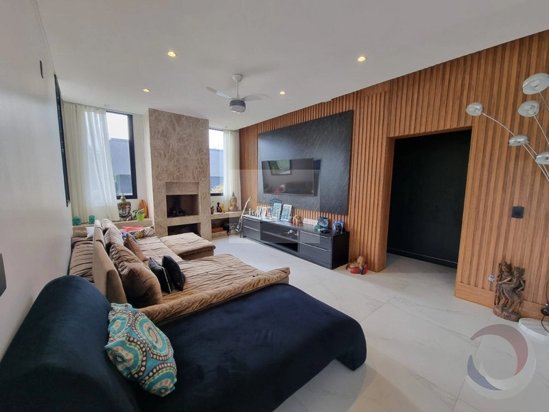 Casa Residencial de 6 dormitórios Lagoa Conceição: 12ª foto da galeria de imagens do imóvel