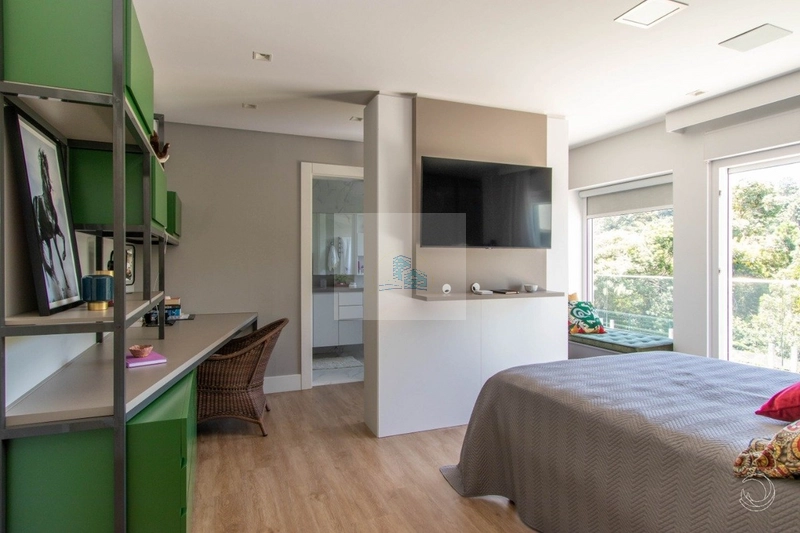 Casa Residencial de 5 dorms no bairro Cacupé: 19ª foto da galeria de imagens do imóvel