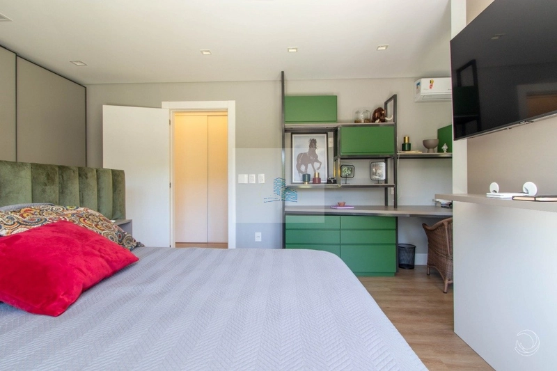 Casa Residencial de 5 dorms no bairro Cacupé: 20ª foto da galeria de imagens do imóvel