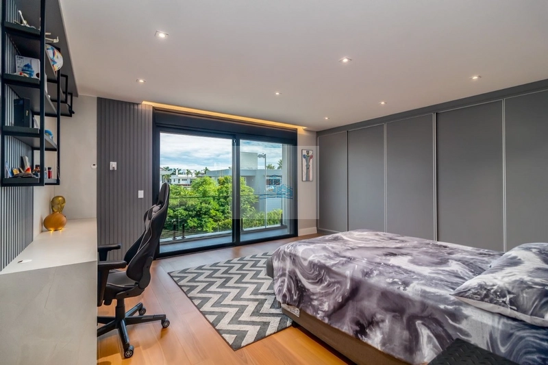 Casa Residencial de 4 dorms no bairro Jurerê: 11ª foto da galeria de imagens do imóvel