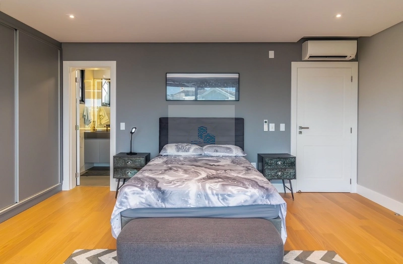 Casa Residencial de 4 dorms no bairro Jurerê: 10ª foto da galeria de imagens do imóvel