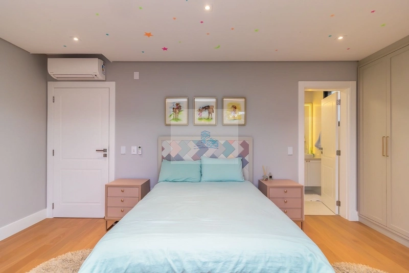 Casa Residencial de 4 dorms no bairro Jurerê: 19ª foto da galeria de imagens do imóvel