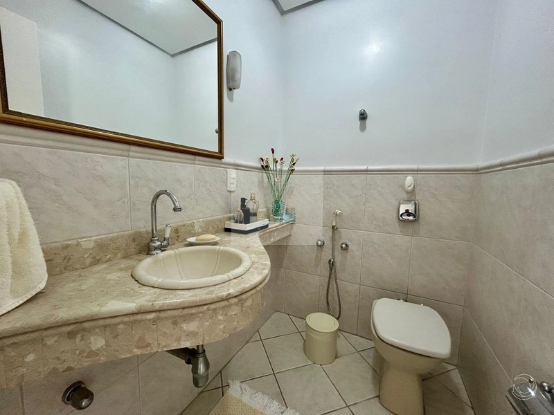Apartamento de 197m² com 3 suítes na Agronômica: 7ª foto da galeria de imagens do imóvel