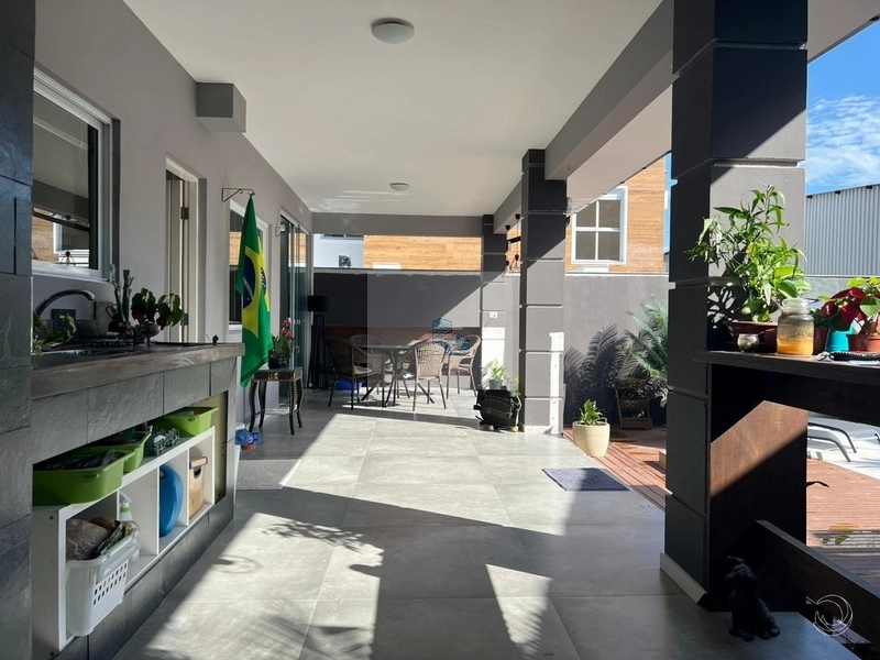 Casa Residencial de 271m² com 3 Suítes no Itacorubi: 23ª foto da galeria de imagens do imóvel