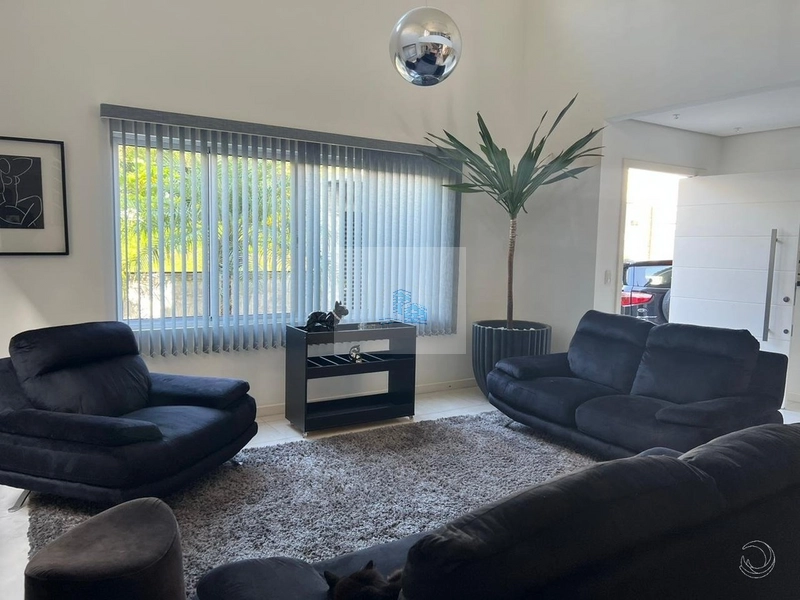 Casa Residencial de 271m² com 3 Suítes no Itacorubi: 9ª foto da galeria de imagens do imóvel
