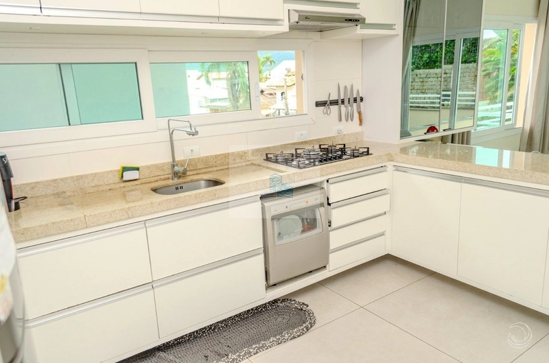 Casa Residencial de 254m² com 6 quartos na Trindade: 4ª foto da galeria de imagens do imóvel