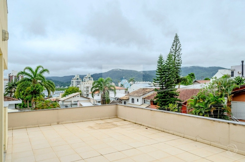 Casa Residencial de 254m² com 6 quartos na Trindade: 6ª foto da galeria de imagens do imóvel