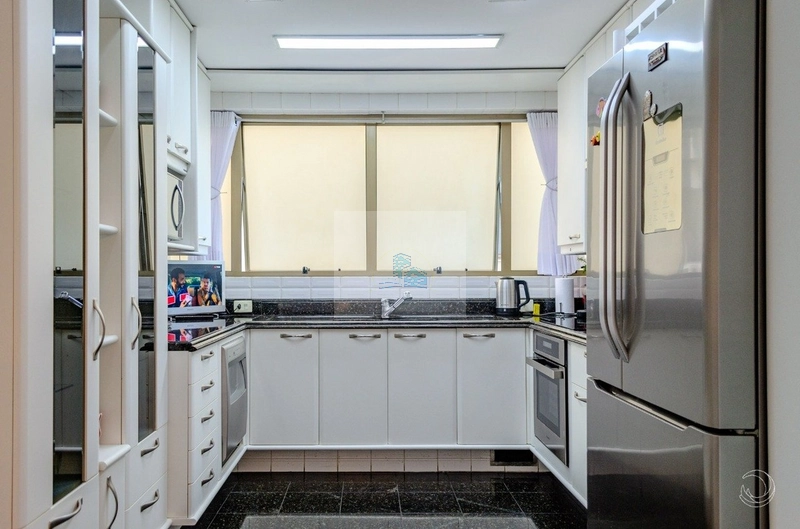 Apartamento com 4 suítes e 335m² no Centro: 9ª foto da galeria de imagens do imóvel