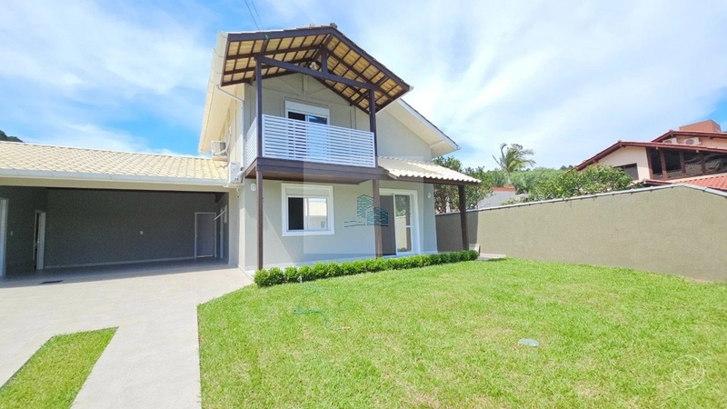 Casa com 4 quartos sendo 1 suíte em Sambaqui: 27ª foto da galeria de imagens do imóvel
