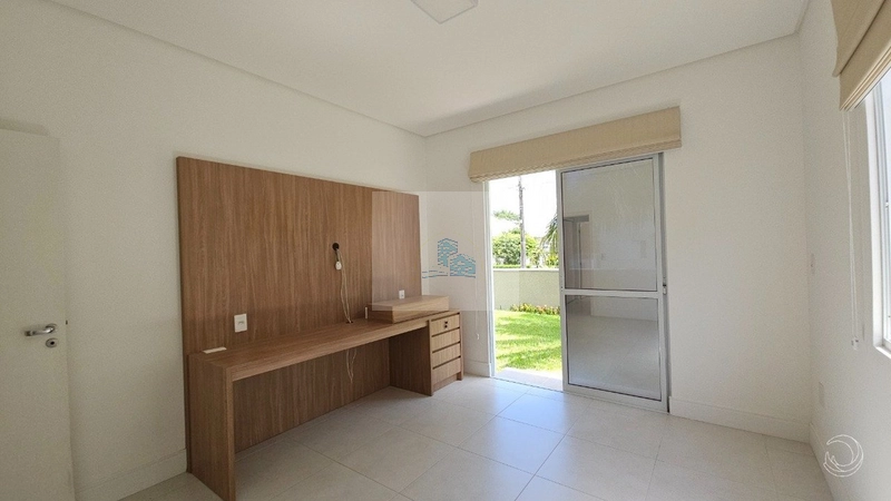 Casa com 4 quartos sendo 1 suíte em Sambaqui: 10ª foto da galeria de imagens do imóvel