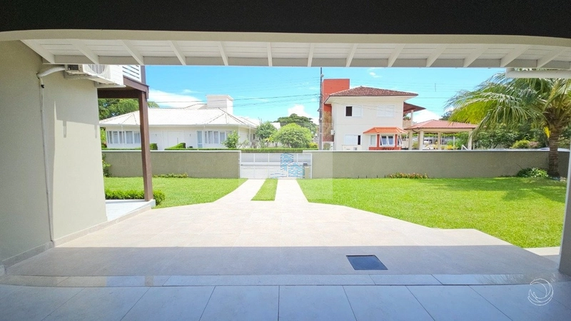 Casa com 4 quartos sendo 1 suíte em Sambaqui: 26ª foto da galeria de imagens do imóvel