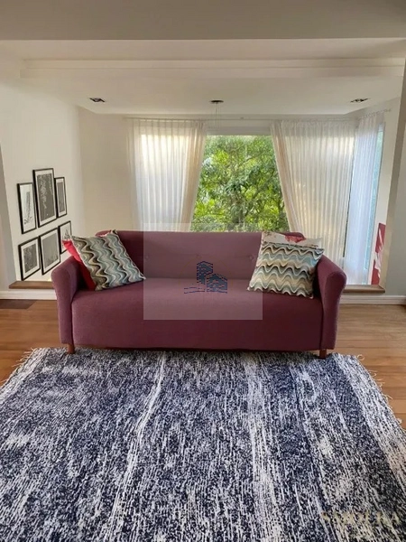 Casa com 3 quartos e 410,00m² em Sambaqui: 24ª foto da galeria de imagens do imóvel