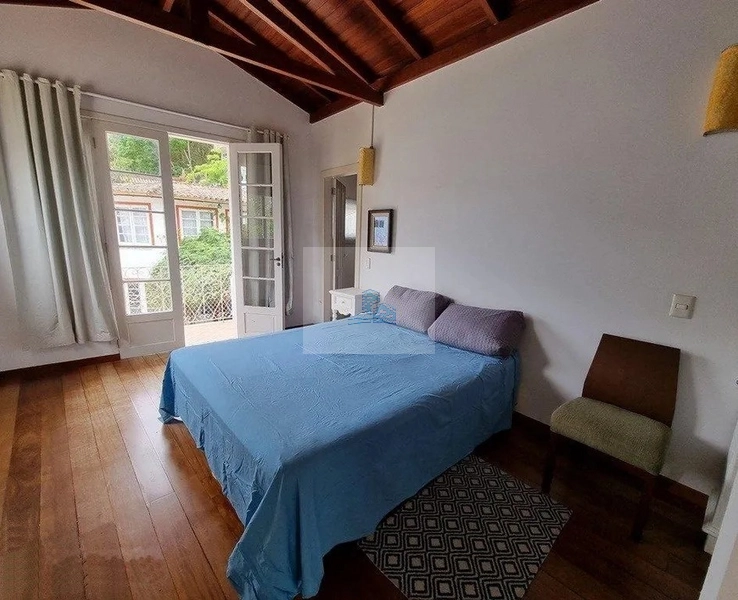 Casa com 3 quartos e 410,00m² em Sambaqui: 29ª foto da galeria de imagens do imóvel