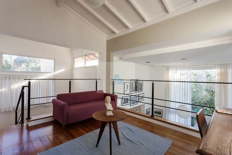 Casa com 3 quartos e 410,00m² em Sambaqui: 23ª foto da galeria de imagens do imóvel
