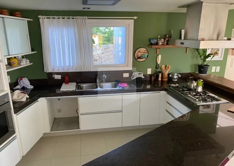 Casa com 3 quartos e 410,00m² em Sambaqui: 7ª foto da galeria de imagens do imóvel