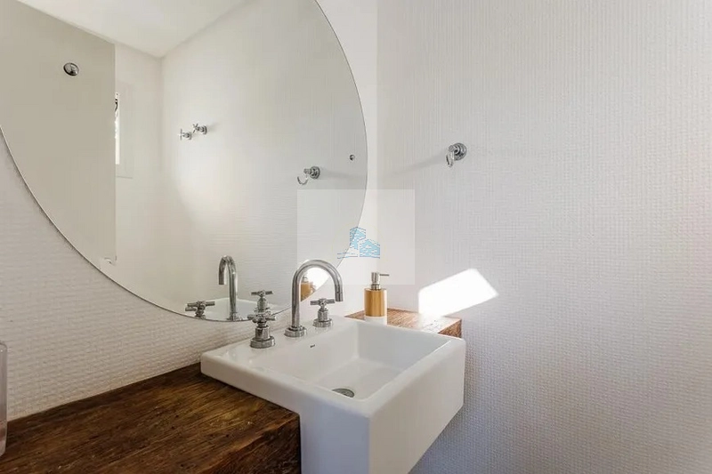 Casa com 3 quartos e 410,00m² em Sambaqui: 26ª foto da galeria de imagens do imóvel