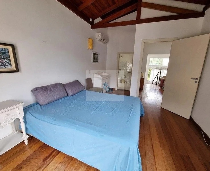 Casa com 3 quartos e 410,00m² em Sambaqui: 28ª foto da galeria de imagens do imóvel