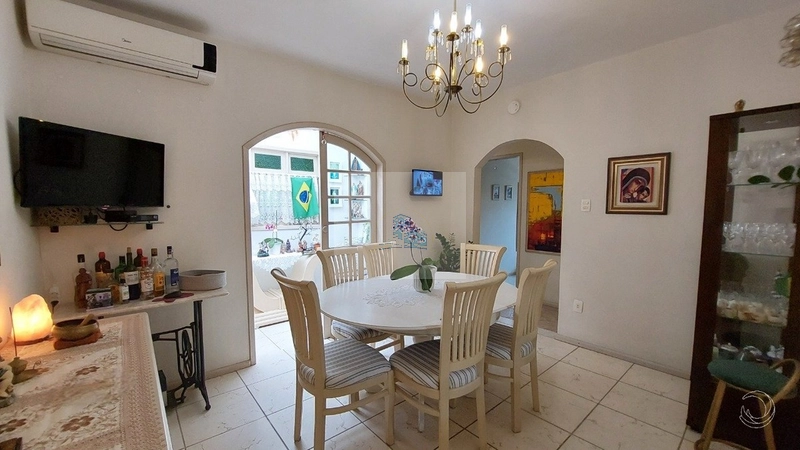 Casa Residencial de 260m² com 4 quartos na Trindade: 7ª foto da galeria de imagens do imóvel