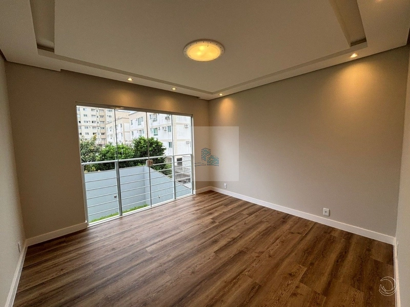 Casa Residencial de 245m² com 4 Quartos na Pedra Branca: 13ª foto da galeria de imagens do imóvel