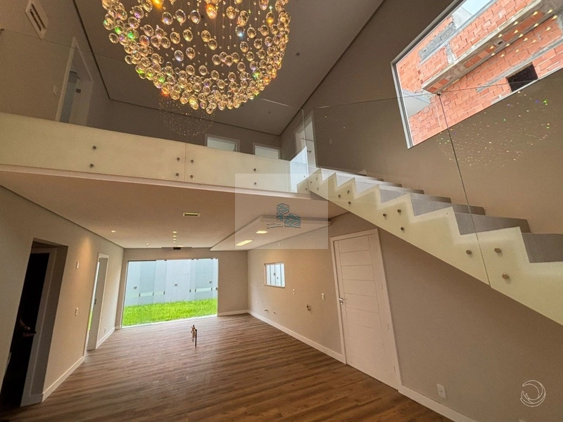 Casa Residencial de 245m² com 4 Quartos na Pedra Branca: 2ª foto da galeria de imagens do imóvel