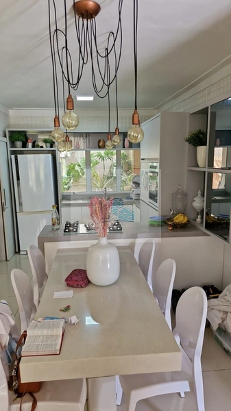 Casa de 5 quartos em condomínio em Canasvieiras: 4ª foto da galeria de imagens do imóvel