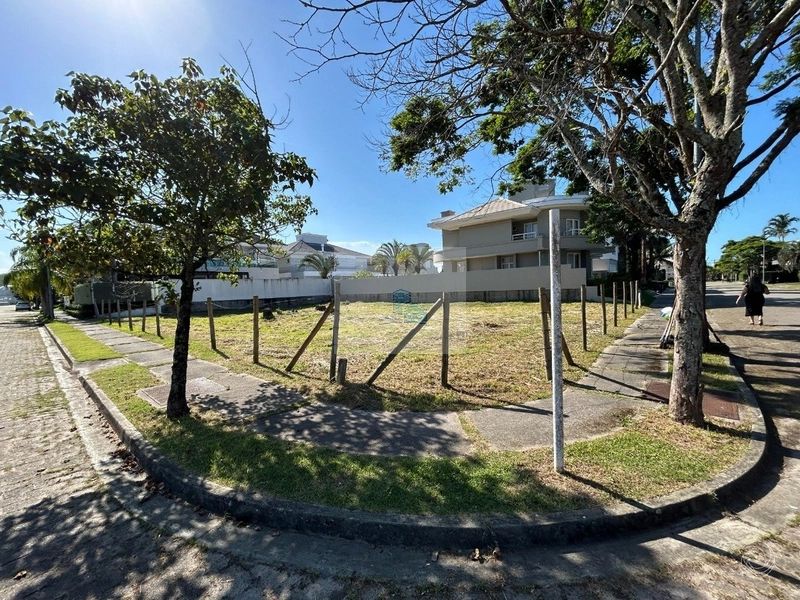 Terreno a venda em Jurere Internacional Amoreville: 1ª foto da galeria de imagens do imóvel