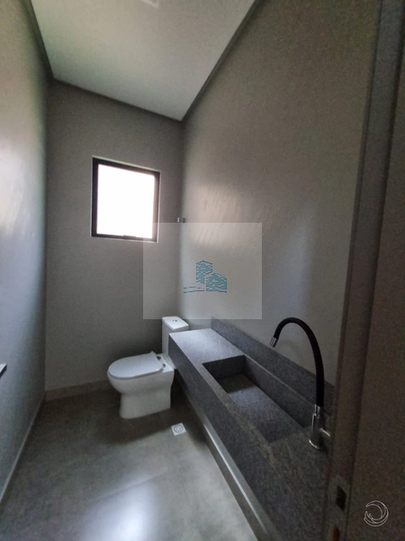 Casa com 360m² e 3 suítes no Córrego Grande: 10ª foto da galeria de imagens do imóvel