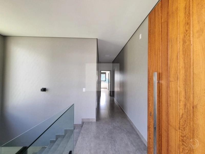 Casa com 360m² e 3 suítes no Córrego Grande: 7ª foto da galeria de imagens do imóvel
