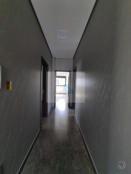 Casa com 360m² e 3 suítes no Córrego Grande: 8ª foto da galeria de imagens do imóvel