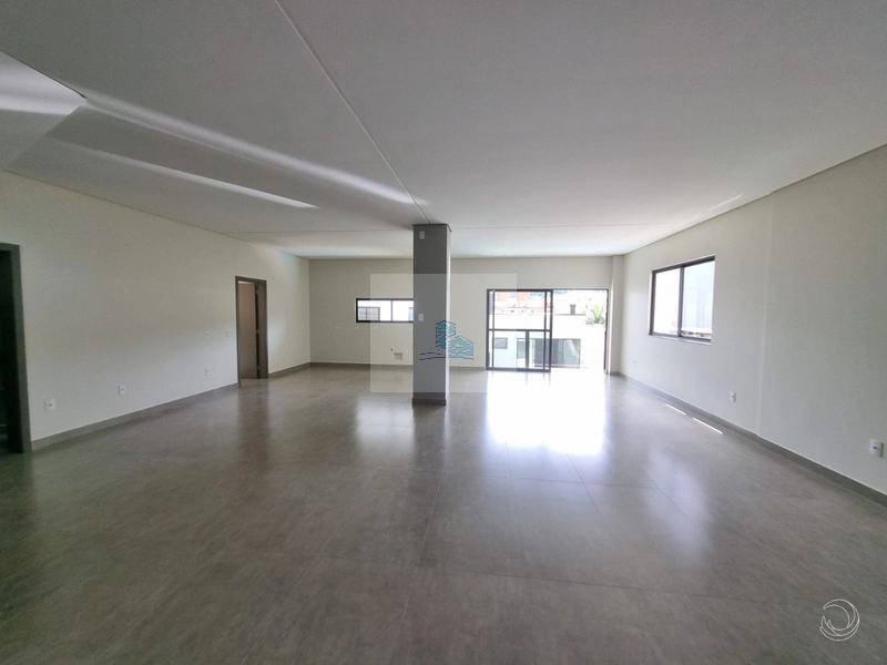 Casa com 360m² e 3 suítes no Córrego Grande: 2ª foto da galeria de imagens do imóvel